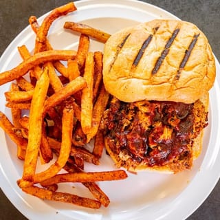 Pulled Pork Sandwich Combo